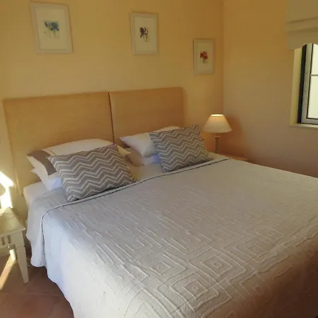 Villa Beautiful 2-bed In Quinta Do With Pool