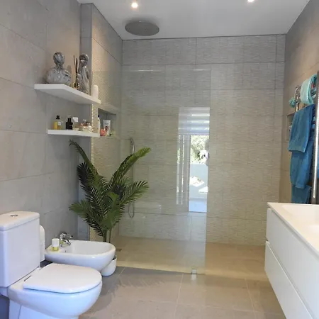 Beautiful 2-bed In Quinta Do With Pool *