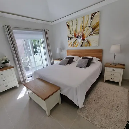 Villa Beautiful 2-bed In Quinta Do With Pool
