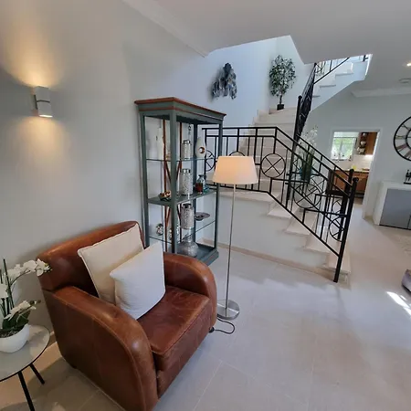 Villa Beautiful 2-bed In Quinta Do With Pool