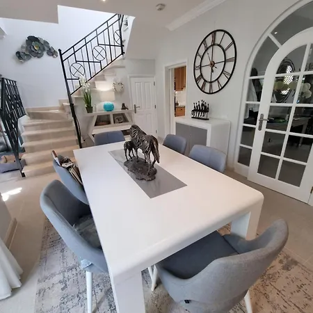 Beautiful 2-bed In Quinta Do With Pool Quinta do Lago