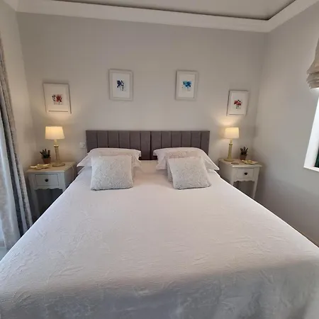 Beautiful 2-bed In Quinta Do With Pool Quinta do Lago